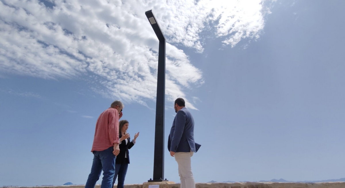 Los Alcázares renueva el alumbrado del paseo marítimo con tecnología LED para reducir consumo y emisiones