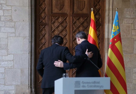 Puig activa el eje Valencia-Barcelona y completa su frente autonómico