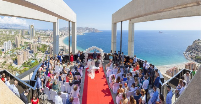 Casarse a 186 metros en Benidorm: bodas en el Bali, el hotel más alto de Europa