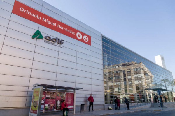 Orihuela encarga una radiografía de la demanda de Alta Velocidad Low Cost para atraerla a la ciudad