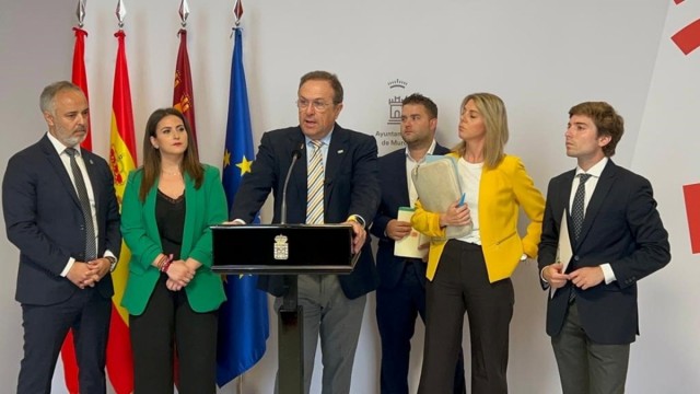 La dirección de Vox respalda a Luis Gestoso y carga contra María Guerrero por 