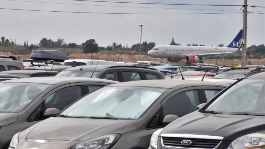 Elche requiere a 46 campas del aeropuerto acreditar el cumplimiento de las condiciones técnicas