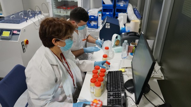Más de medio millar de mujeres han donado leche materna en la Región para alimentar a 450 neonatos
