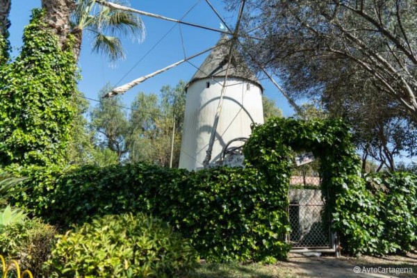 Las altas temperaturas previstas para este miércoles conllevan el cierre de los parques en Cartagena  