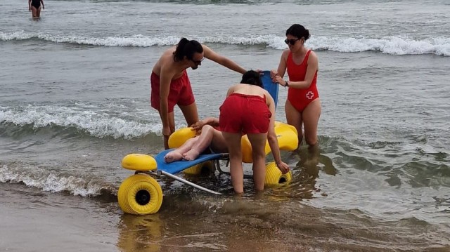 La Generalitat destina 380.000 euros para hacer más accesibles las playas y parques este verano