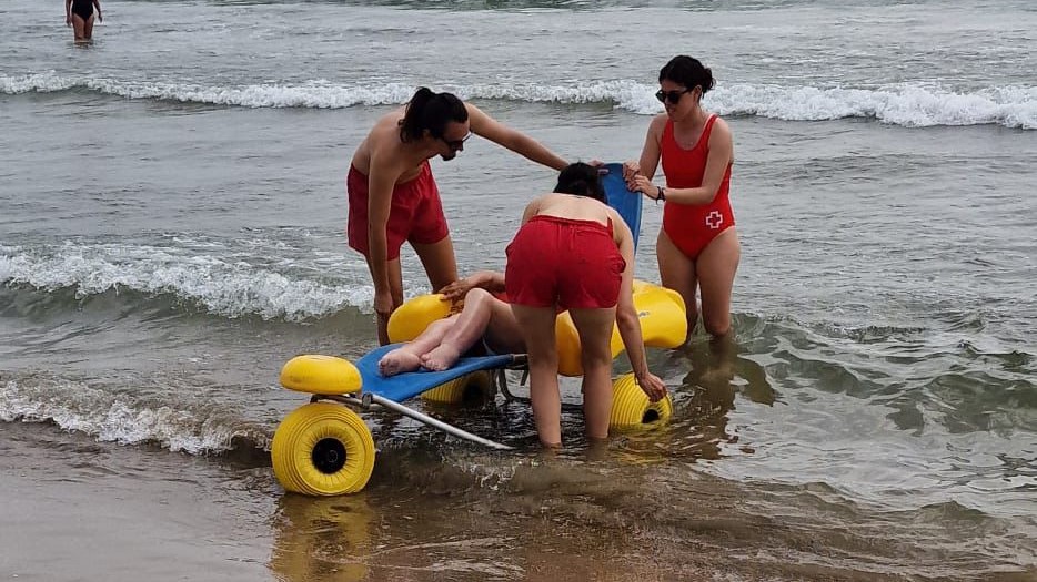 La Generalitat destina 380.000 euros para hacer más accesibles las playas y parques este verano