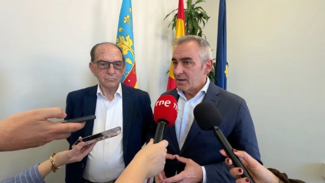 Barrachina afirma que habrá ayudas por medio millón de euros para agricultores que arranquen cultivos por clorosis
