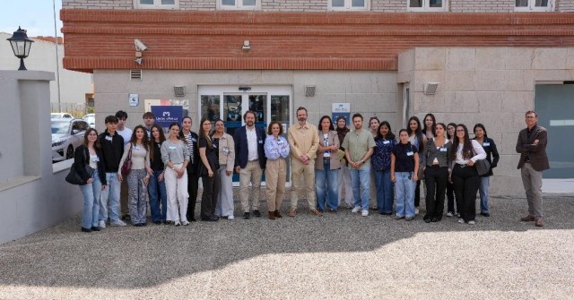 Estudiantes de la Universitat Jaume I visitan Unión de Mutuas para conocer de cerca el entorno profesional