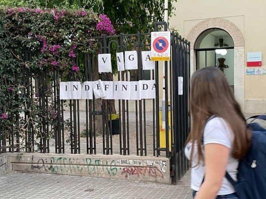 Sindicatos y Educación vuelven a sentarse a 100 horas de la huelga con la incógnita de la negociación salarial