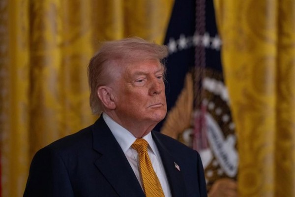 Trump descarta un acuerdo que permita a Irán controlar el estrecho de Ormuz