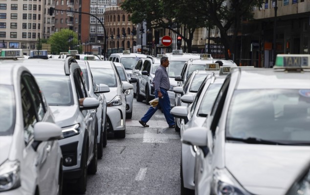 Taxi versus VTC: los puntos de conflicto del nuevo decreto de la Generalitat