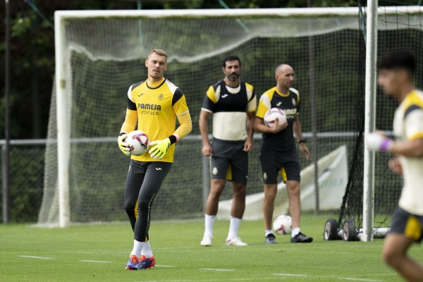 La inminente venta de Jörgensen le confirma como el primer gran portero de la cantera del Villarreal