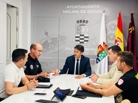 Molina suspende todos los actos municipales por las lluvias y despliega más agentes de Policía Local y Protección Civil