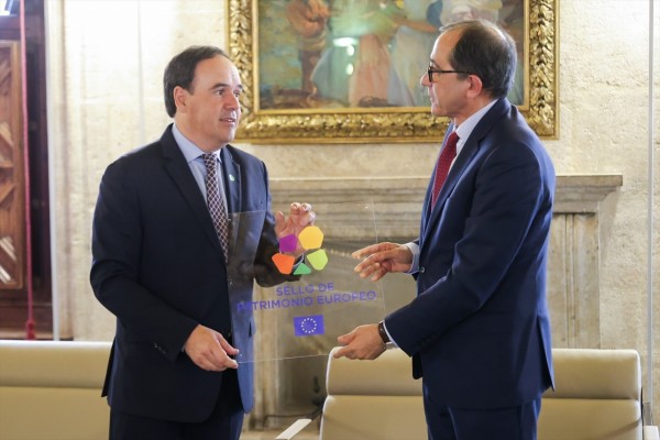 Llorca resalta ante el rector de la UV el plan de financiación plurianual 2026-2029 para las universidades