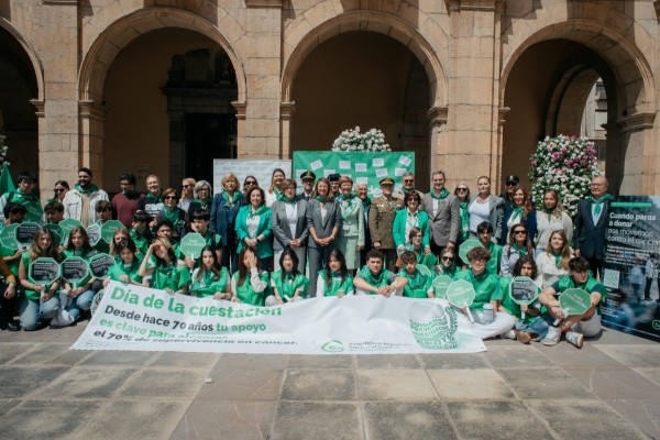 Castelló se vuelca con la cuestación contra el cáncer en una jornada con 150 voluntarios y 12 mesas petitorias
