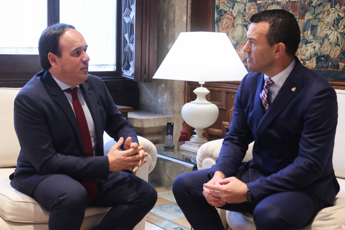 Mompó y Pérez Llorca: una carrera por el prestigio de aprobar los presupuestos