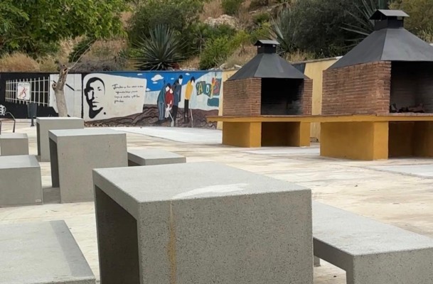 Orihuela culmina la regeneración de la zona de barbacoas de San Isidro con una inversión de casi 30.000 euros