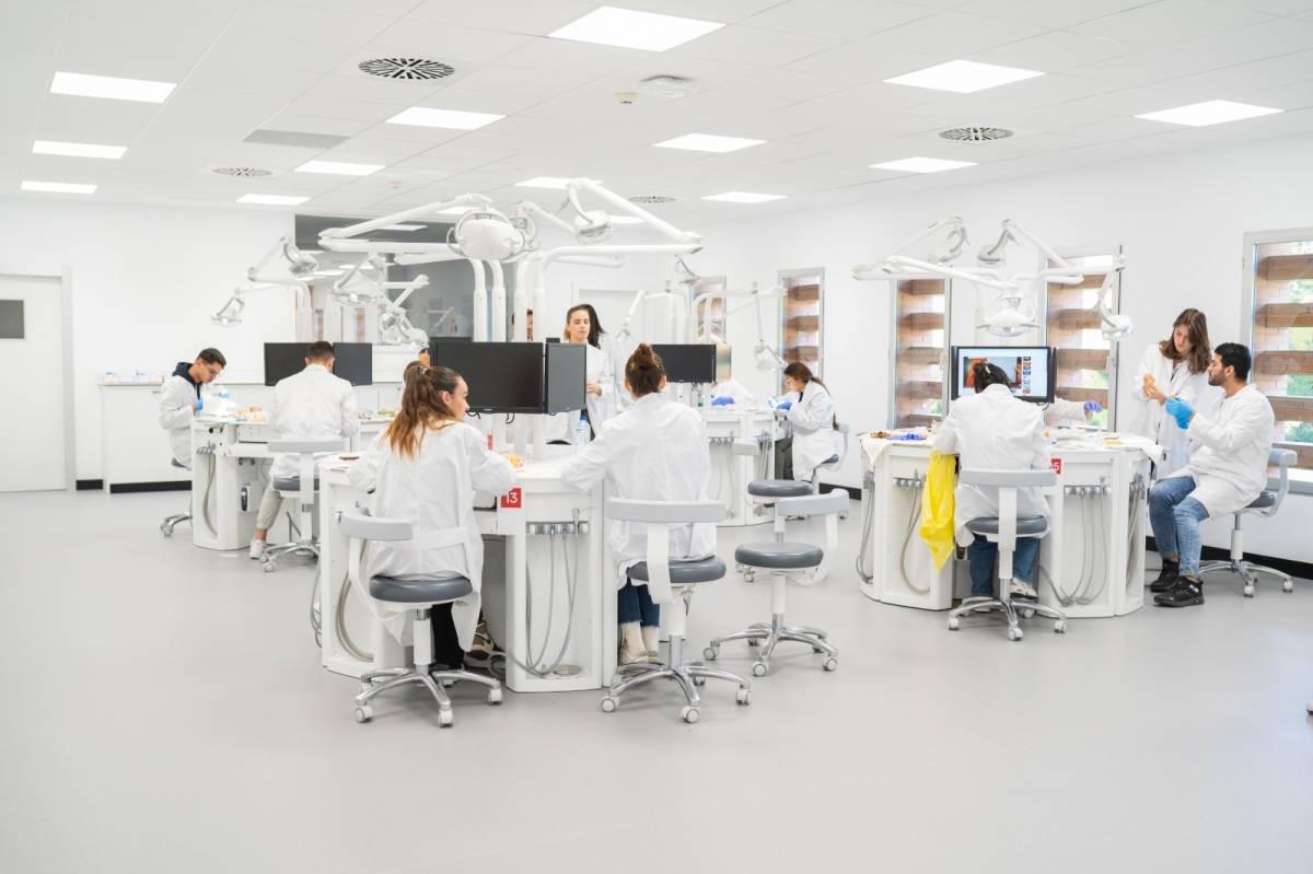 La Universidad Europea crece en Alicante con una clínica odontológica en el centro de empresas NOBO