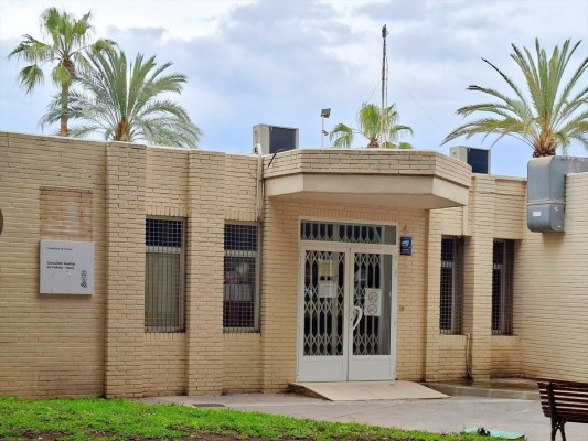 Cullera repara la cubierta del consultorio sanitario auxiliar del Oasis