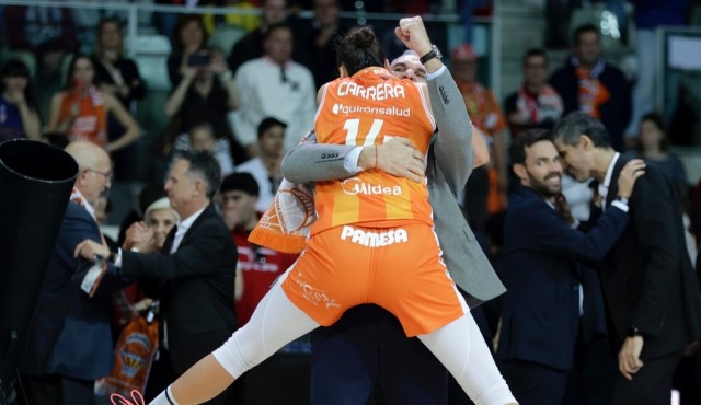 Fam, Carrera y Fiebich, 'congeladas' en la WNBA para acabar la Liga; Cazorla, despedida
