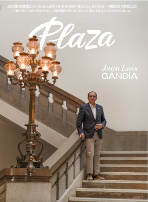 Juan Luis Gandía (UV), portada de la revista Plaza de mayo