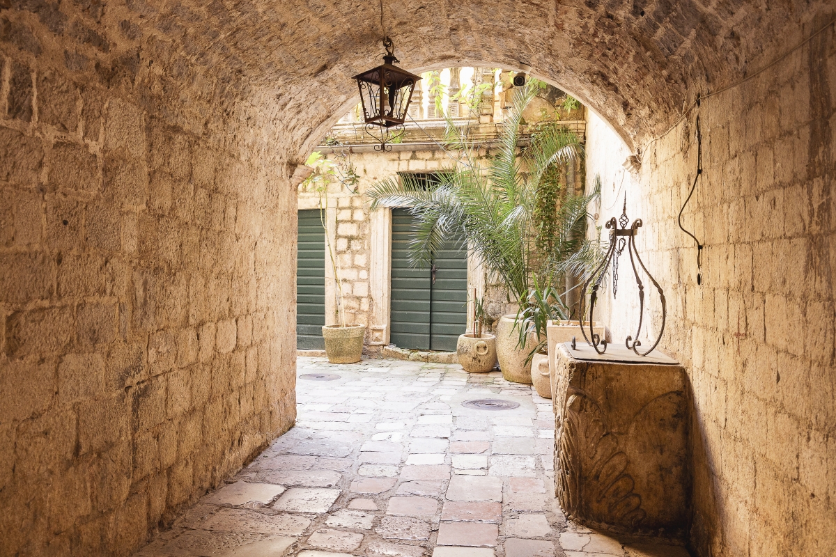 Pasadizos del casco antiguo de Kotor. 