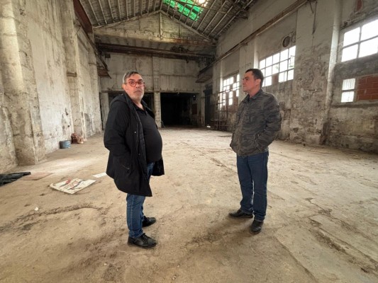 De edificio industrial a cultural: Off Artes Escénicas recupera la antigua Aralsa en Alcoy como escuela y sala de teatro