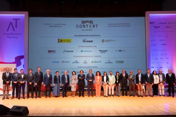 Más de 800 arquitectos técnicos debaten en Contart Alicante sobre un futuro marcado por la IA