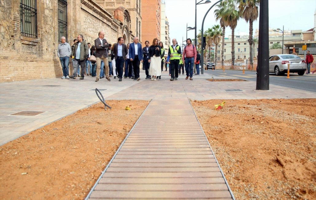 La alcaldesa de Valencia, María José Catalá, visita las obras de reurbanización de Giorgeta-Pérez Galdós. - Foto: MAO