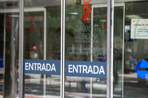 La mujer de 32 años aislada en un hospital de Alicante por sospecha de hantavirus se someterá a una tercera PCR