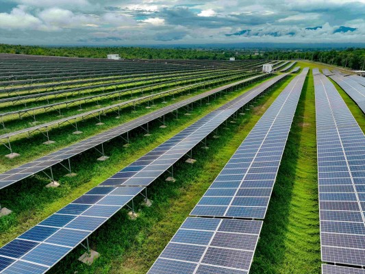 El Gobierno aprueba la construcción de 28 GW renovables, tras no pasar el corte 145 instalaciones
