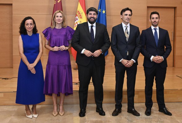 López Miras exige agilidad y transparencia a los nuevos secretarios generales del Gobierno regional
