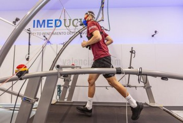Mamardashvili se somete a la revisión médica para unirse a la pretemporada