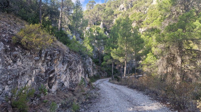El sendero yeclano de Raspay-Las Pansas se une a la red de itinerarios del parque regional de la Sierra del Carche