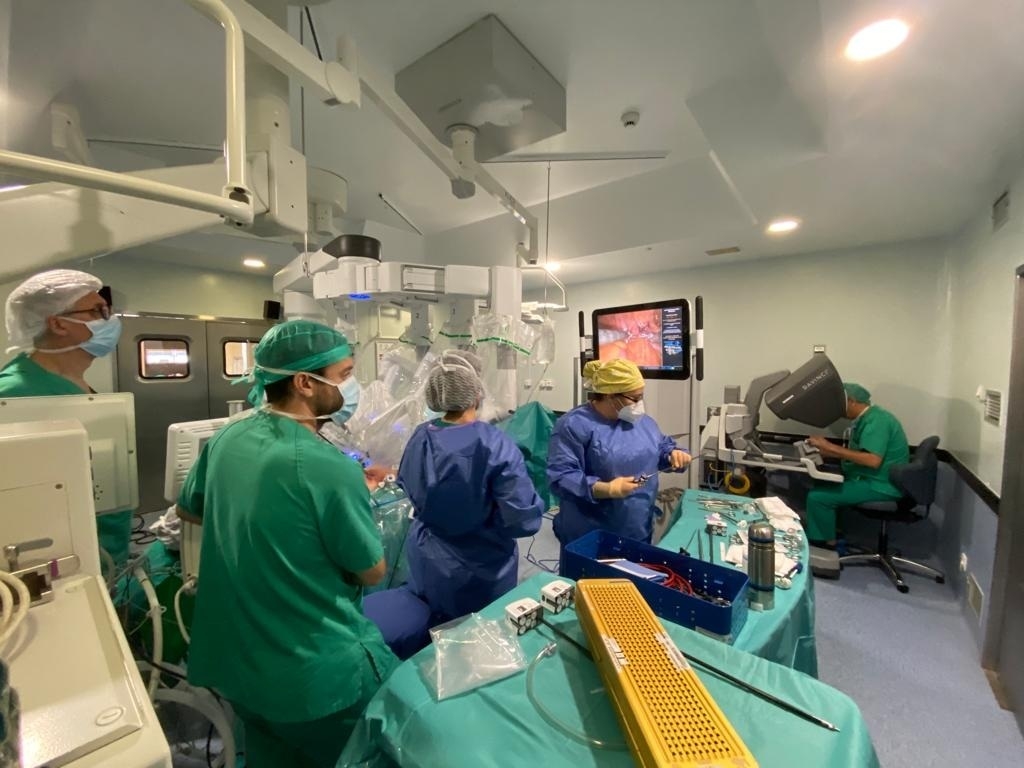 El Hospital Clínico de València supera las 1.000 intervenciones con cirugía robótica Da Vinci