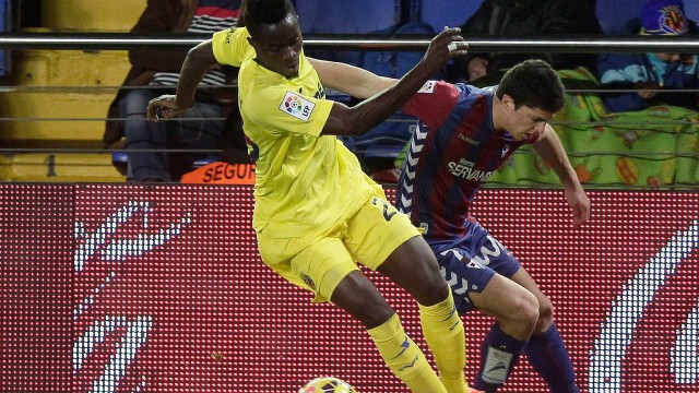 Bailly será sancionado si ve una tarjeta ante el Celta