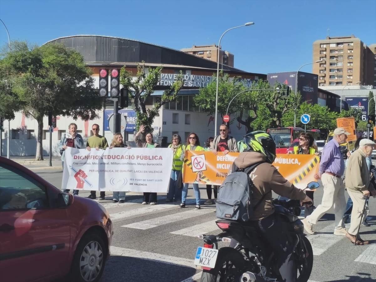 La huelga indefinida del profesorado arranca con un seguimiento del 24%, según Educación
