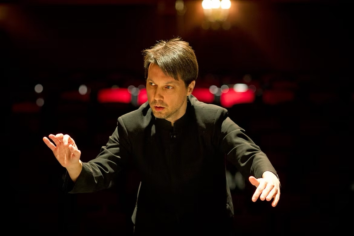 Roberto Forés: “Dirijo para compartir la música como una filosofía, no para imponerme a la orquesta”
