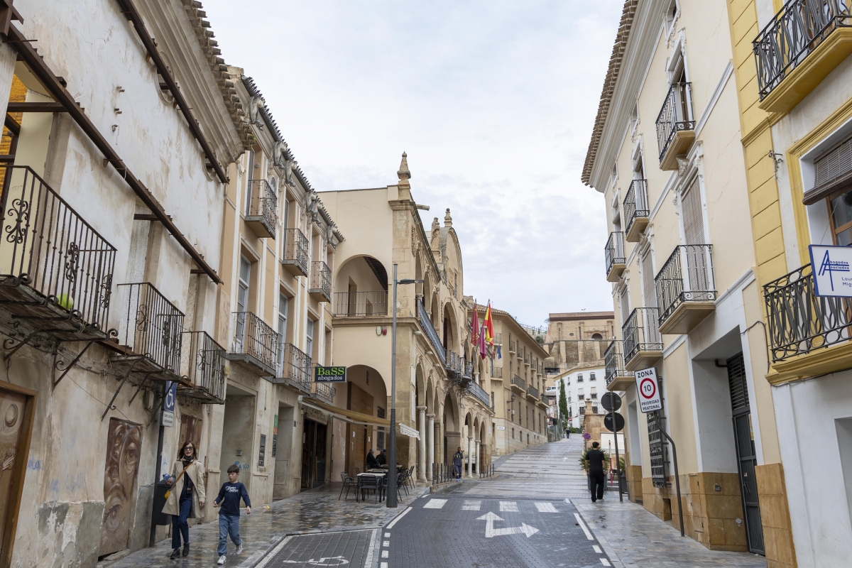 Edificio situado en la calle del Álamo, junto al Ayuntamiento de Lorca, sin reconstruir.