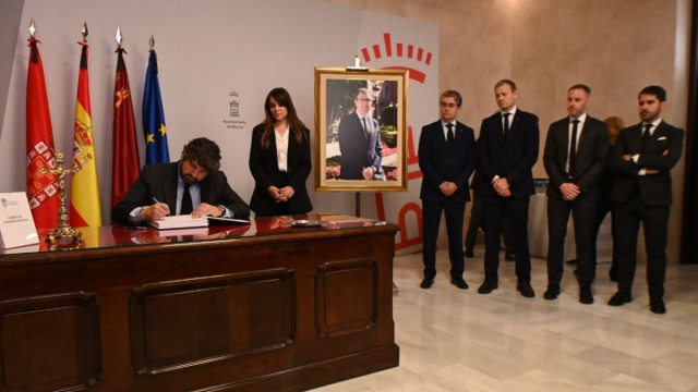 López Miras rinde tributo a la memoria de José Ballesta: 