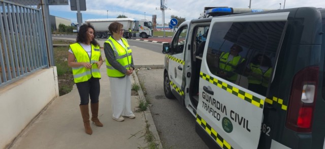Tráfico pone en marcha una campaña especial en Castellón para reducir las distracciones en la conducción