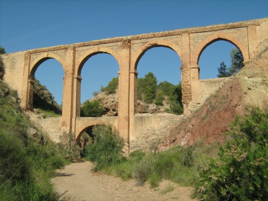 Aspe destina 40.000 euros a restaurar los acueductos históricos de Carboneras en Los Algezares