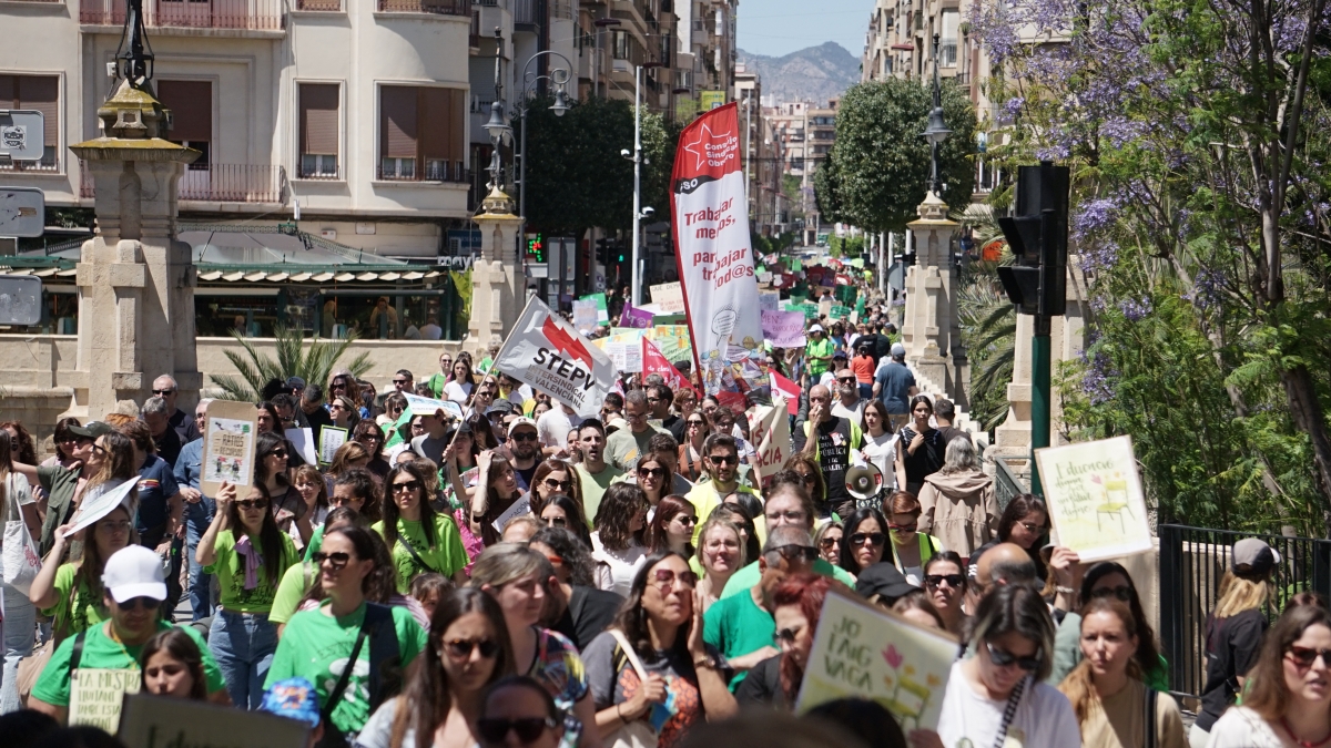 La huelga educativa en Elche, en imágenes
