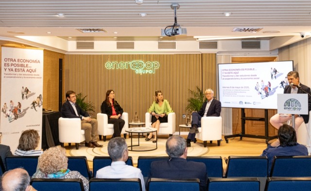 Enercoop acoge en Crevillent la exposición 'Otra economía es posible y ya está aquí'