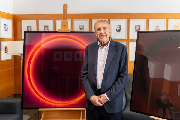 Yturralde dona a la colección de la UPV tres obras de su serie 'Enso'