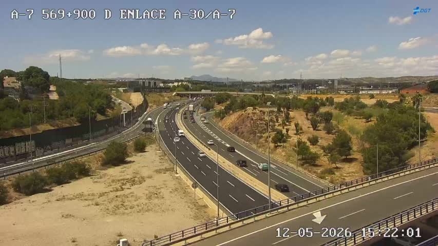 Murcia soporta más de 3 kilómetros de retenciones en la A-7 por un accidente a la altura de Espinardo