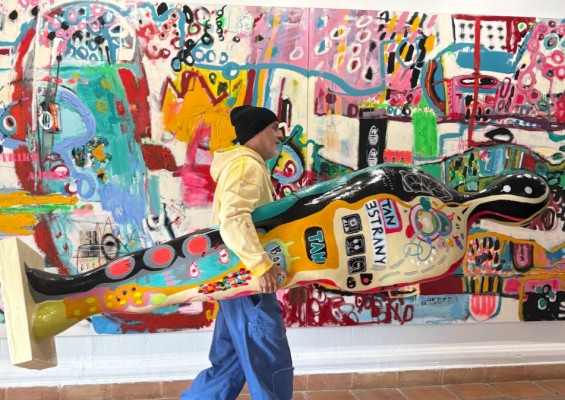 Xavi García muestra su explosión de color en Galería Thema