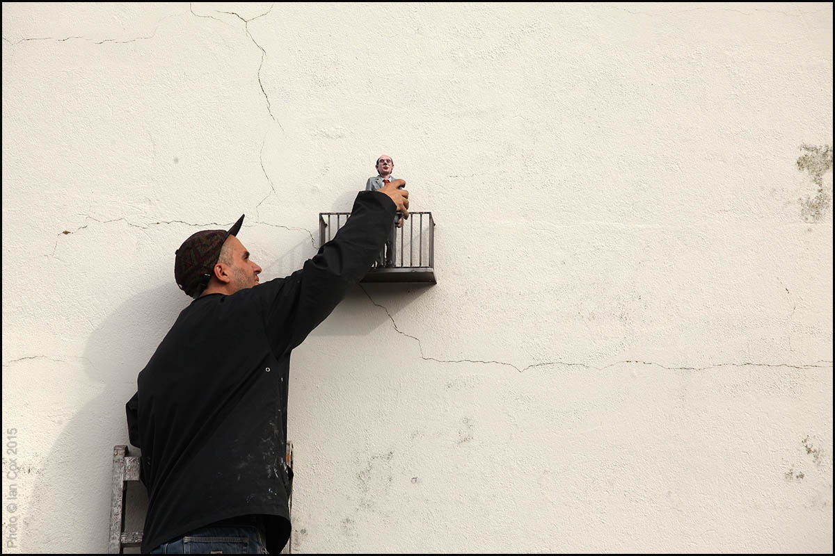 Isaac Cordal: “Mi trabajo es un intento de ver la ciudad de otra forma y prestar atención a los detalles”