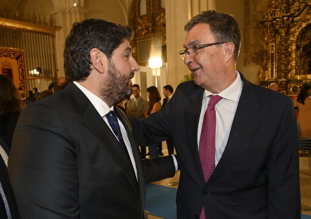 El Gobierno regional reconoce a José Ballesta con la Medalla de Oro de la Región de Murcia