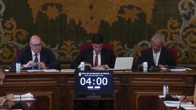 Más plantes: el vicesecretario y el interventor no responderán ante la comisión de las VPP de Alicante